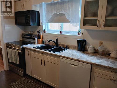 45 Poplar Rd, Elliot Lake, ON - Indoor Photo Showing Kitchen With Double Sink