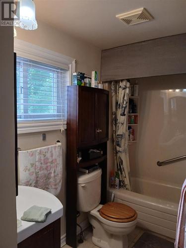 45 Poplar Rd, Elliot Lake, ON - Indoor Photo Showing Bathroom