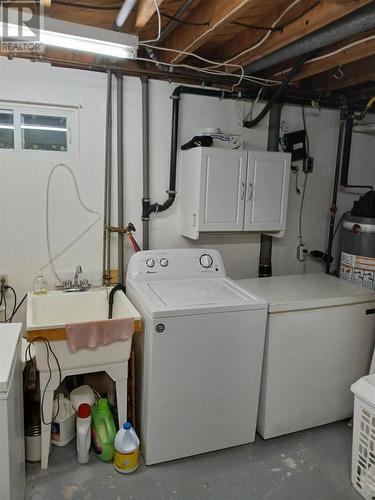 45 Poplar Rd, Elliot Lake, ON - Indoor Photo Showing Laundry Room