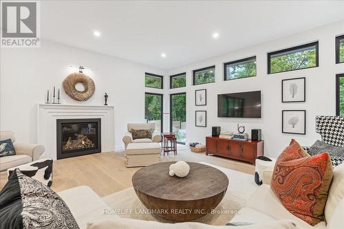 114 Reding Road, Hamilton, ON - Indoor Photo Showing Living Room With Fireplace