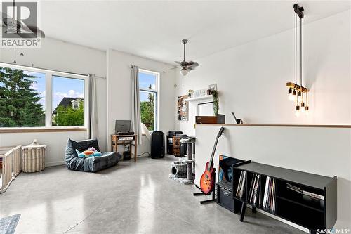 319 D Avenue S, Saskatoon, SK - Indoor