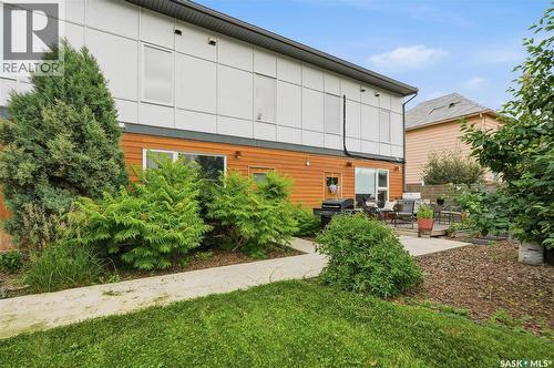 319 D Avenue S, Saskatoon, SK - Outdoor