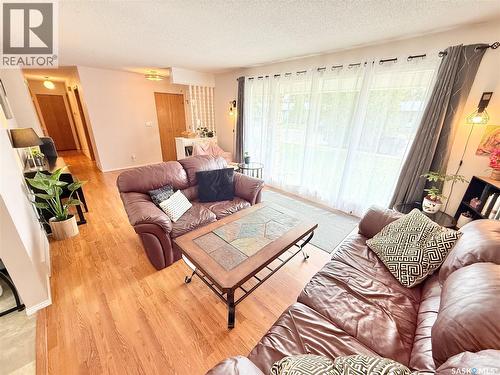 715 Brimacombe Drive, Weyburn, SK - Indoor Photo Showing Living Room