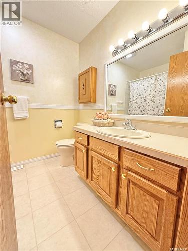 715 Brimacombe Drive, Weyburn, SK - Indoor Photo Showing Bathroom