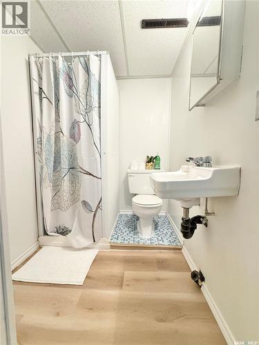 715 Brimacombe Drive, Weyburn, SK - Indoor Photo Showing Bathroom