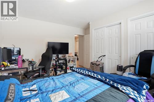 222 V Avenue S, Saskatoon, SK - Indoor Photo Showing Bedroom