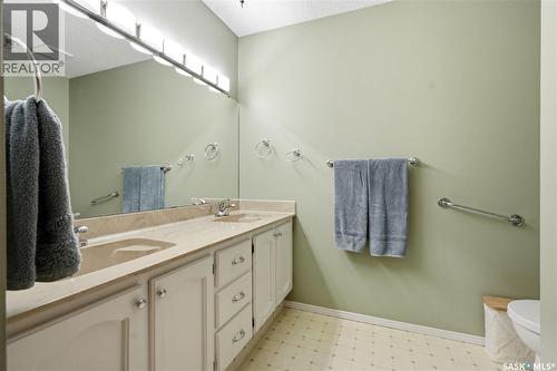515 Frobisher Crescent, Saskatoon, SK - Indoor Photo Showing Bathroom