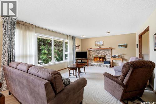 515 Frobisher Crescent, Saskatoon, SK - Indoor Photo Showing Living Room With Fireplace
