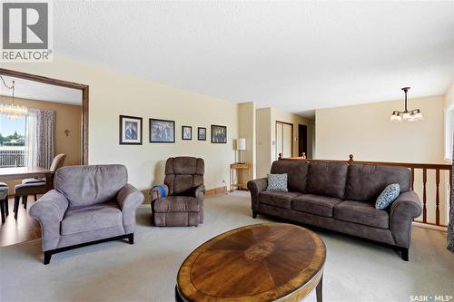 515 Frobisher Crescent, Saskatoon, SK - Indoor Photo Showing Living Room