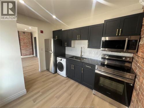 429 WYANDOTTE Unit# LOWER , Windsor, Ontario N9A 5X5 5