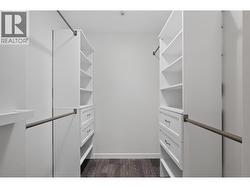 Large walk-in closet - 