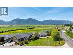 1031 SELKIRK Drive Creston, BC V0B 1G3