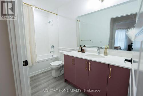 302 - 1000 Lackner Place E, Kitchener, ON - Indoor Photo Showing Bathroom