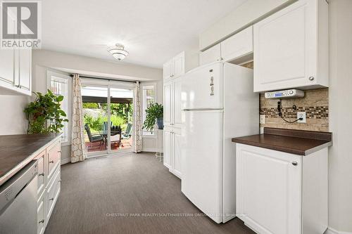 158 Bankside Drive, Kitchener, ON - Indoor Photo Showing Kitchen