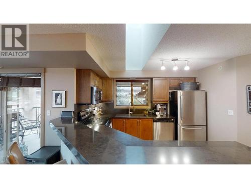 205 Third Avenue Unit# 1403, Invermere, BC - Indoor Photo Showing Kitchen