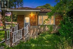 106 FLORA DRIVE Toronto, ON M1P 1A8