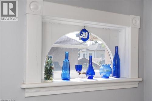 Arched interior window with decorative trim and sill - 148 Tiffany Street, Cambridge, ON - Indoor