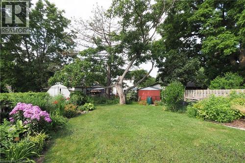 Expansive lawn area with mature trees - 148 Tiffany Street, Cambridge, ON - Outdoor