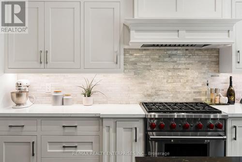 363 Niar Avenue, Mississauga, ON - Indoor Photo Showing Kitchen With Upgraded Kitchen