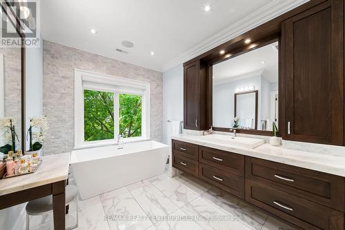 363 Niar Avenue, Mississauga, ON - Indoor Photo Showing Bathroom