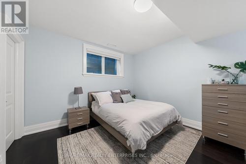 363 Niar Avenue, Mississauga, ON - Indoor Photo Showing Bedroom