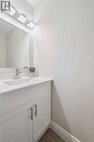 89 Woolwich Street Unit# 10, Waterloo, ON - Indoor Photo Showing Bathroom