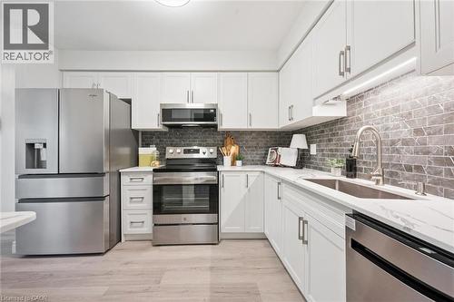 89 Woolwich Street Unit# 10, Waterloo, ON - Indoor Photo Showing Kitchen With Stainless Steel Kitchen With Upgraded Kitchen
