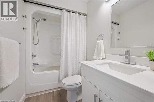 89 Woolwich Street Unit# 10, Waterloo, ON - Indoor Photo Showing Bathroom