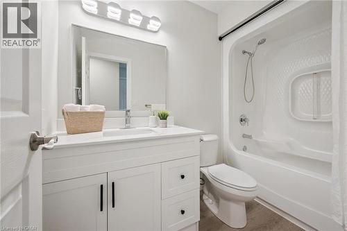 89 Woolwich Street Unit# 10, Waterloo, ON - Indoor Photo Showing Bathroom
