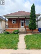 1233 LINCOLN Windsor, ON N8Y 2H9