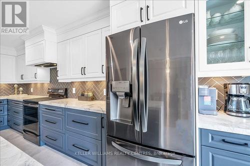 67 Hutton Place, Clarington, ON - Indoor Photo Showing Kitchen With Upgraded Kitchen
