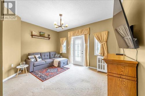 67 Hutton Place, Clarington, ON - Indoor Photo Showing Living Room