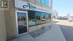 9 - 120 WOODSTREAM BOULEVARD Vaughan, ON L4L 7Z1