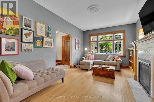 50 Willard Street, Ottawa, ON - Indoor Photo Showing Living Room With Fireplace