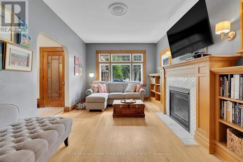 50 Willard Street, Ottawa, ON - Indoor Photo Showing Living Room With Fireplace