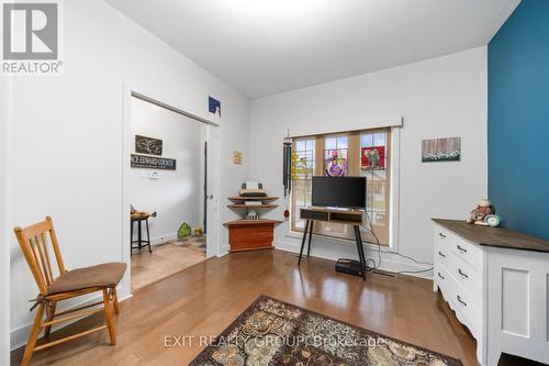 52 Aletha Drive, Prince Edward County (Wellington Ward), ON - Indoor Photo Showing Living Room