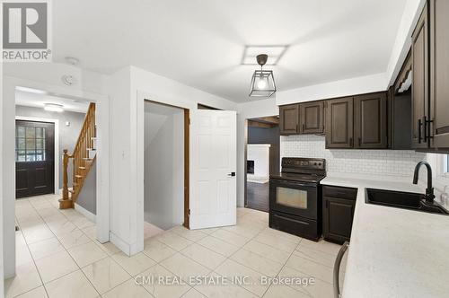 6 John Place, Waterloo, ON - Indoor Photo Showing Kitchen