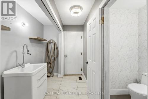 6 John Place, Waterloo, ON - Indoor Photo Showing Bathroom