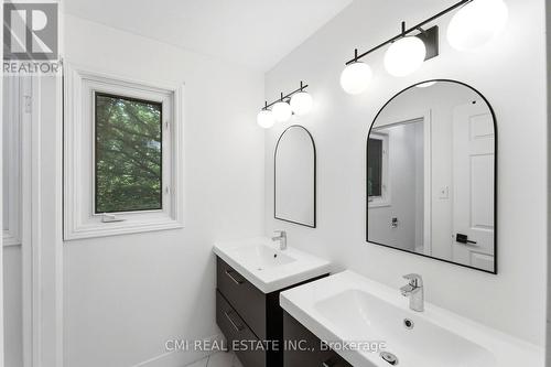 6 John Place, Waterloo, ON - Indoor Photo Showing Bathroom