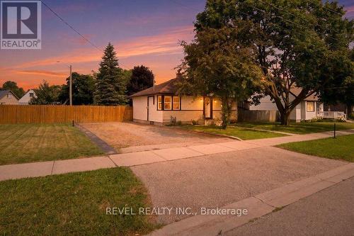 27 FRANK STREET  Brantford, ON N3T 5C8