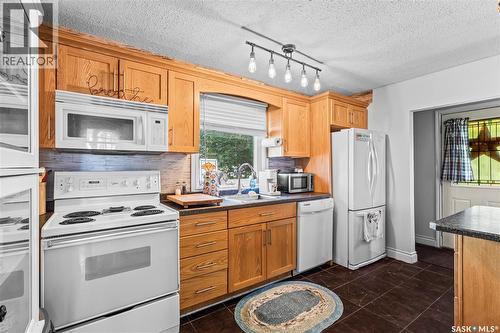 931 4Th Street E, Prince Albert, SK - Indoor Photo Showing Kitchen