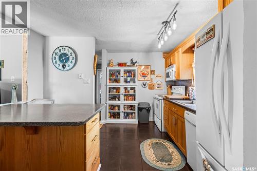 931 4Th Street E, Prince Albert, SK - Indoor Photo Showing Kitchen