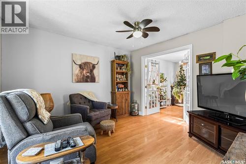 931 4Th Street E, Prince Albert, SK - Indoor Photo Showing Living Room