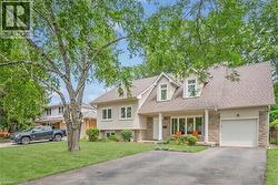285 SURREY Drive  Oakville, ON L6L 3T6