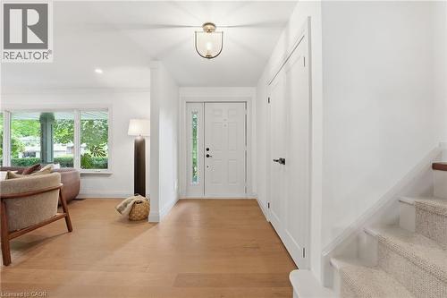571 Leonard Court, Burlington, ON - Indoor Photo Showing Other Room