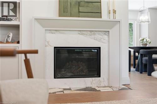 571 Leonard Court, Burlington, ON - Indoor Photo Showing Living Room With Fireplace