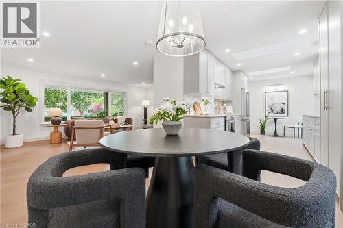 571 Leonard Court, Burlington, ON - Indoor Photo Showing Dining Room