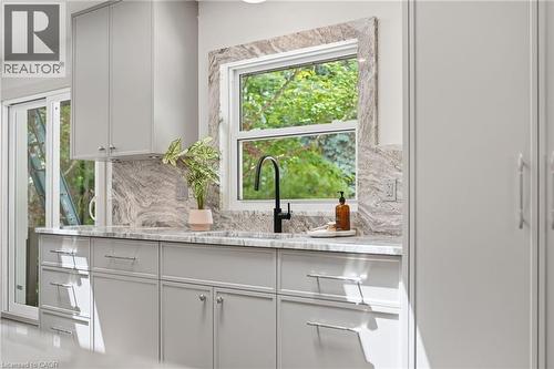 571 Leonard Court, Burlington, ON - Indoor