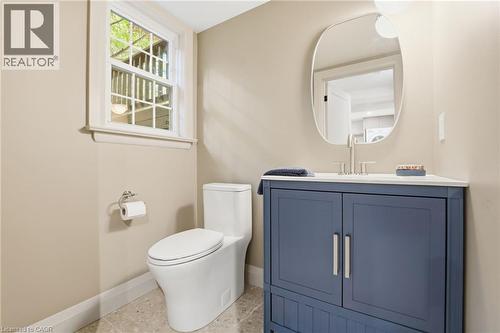 571 Leonard Court, Burlington, ON - Indoor Photo Showing Bathroom