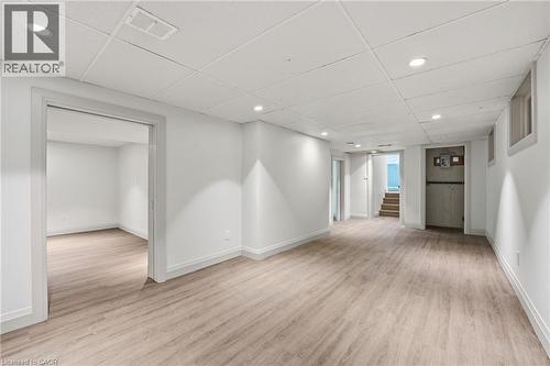 571 Leonard Court, Burlington, ON - Indoor Photo Showing Other Room